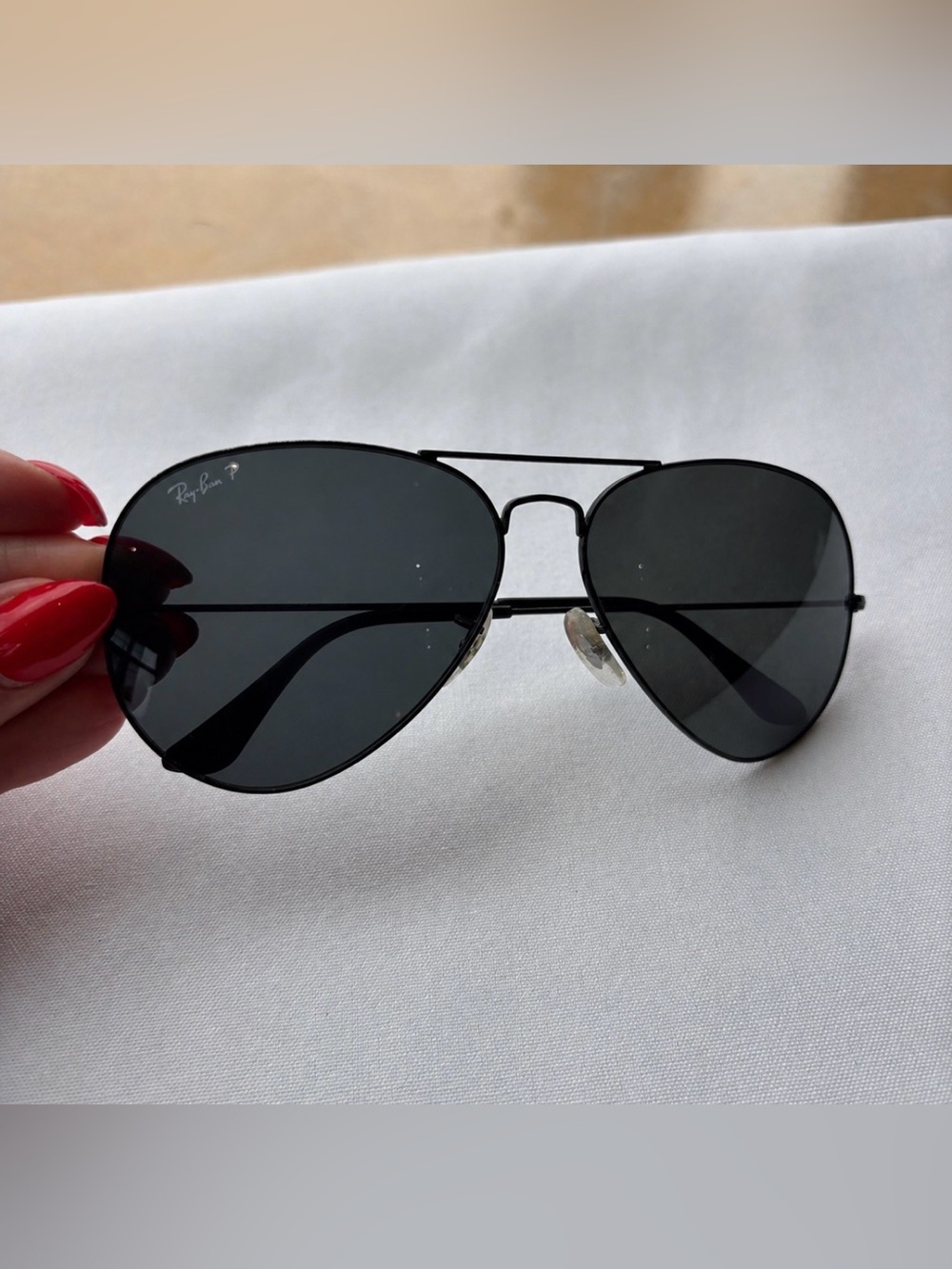 Black ray ban aviators